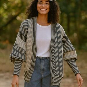 Vintage Fiore Italy Cardigan Womens Small Gray Blue Beige Wool Geometric Stripes